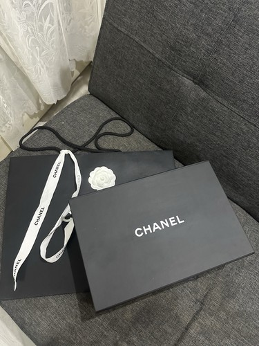 Authentic chanel magnetic - authentic,