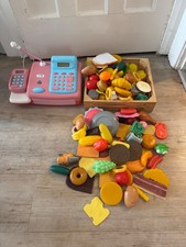 BUNDLE ASSORTMENT OF PLASTIC PLAY FOOD AND WOODEN TRUG AND ELC TILL