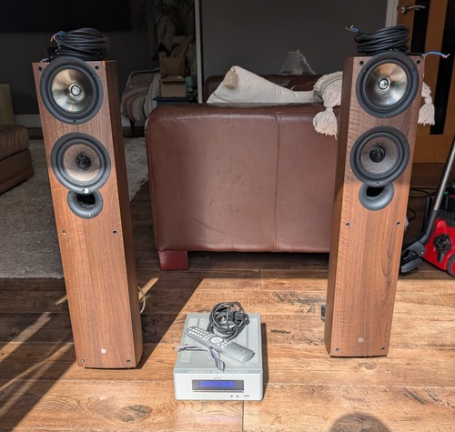 Kef iq5 floorstanding speakers - kef,