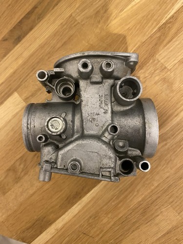 Suzuki rf900 carburettor body - rf900,