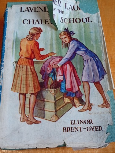 Lavender laughs the chalet - in,