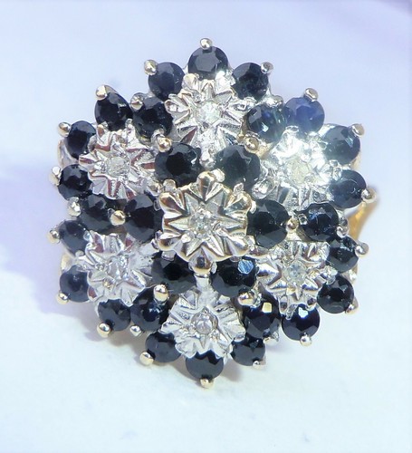 Large 9ct gold - gold, sapphire