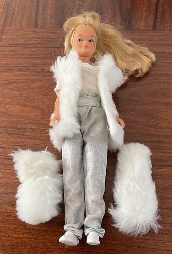 Sindy doll - sindy,