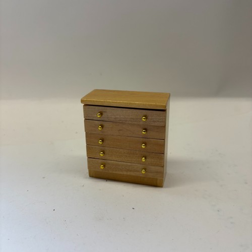 12th scale dolls house - 1:12th,
