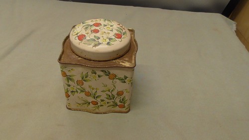 Vintage strawberry tin bristol - vintage,