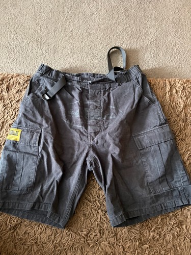 Men corteiz cargo shorts - men’s,
