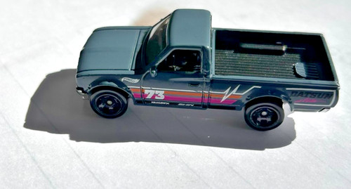 Hot wheels datsun - hot, 620
