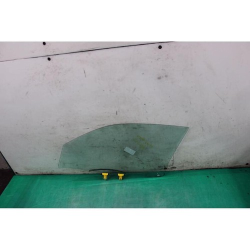 Front window suzuki vitara - front,