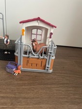 Play UK Schleich 42404 Horse Club Wash Area Stable & Figure Model Children's Toy