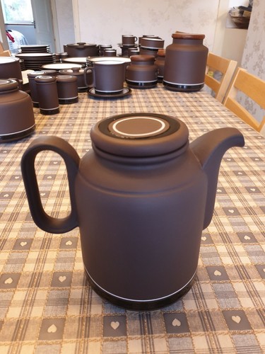 Hornsea contrast pottery - contrast,