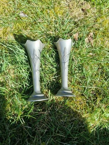 Pair silver metal - of,