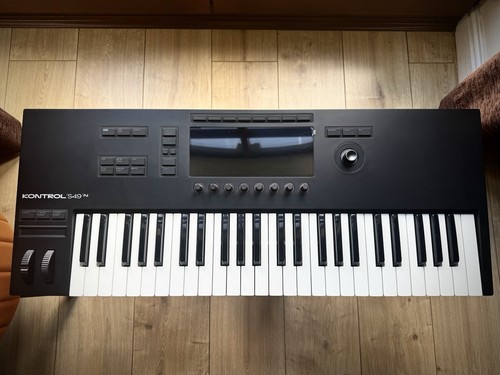 Komplete kontrol s49 mk3 with - komplete,
