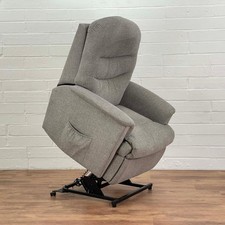 Celebrity Riser Recliner Chair
