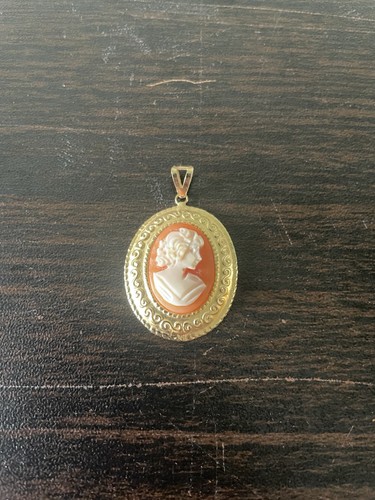 Vintage cameo oval pendant - cameo,
