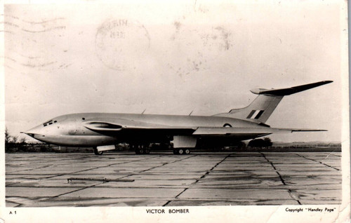Handley page victor bomber jet - page,