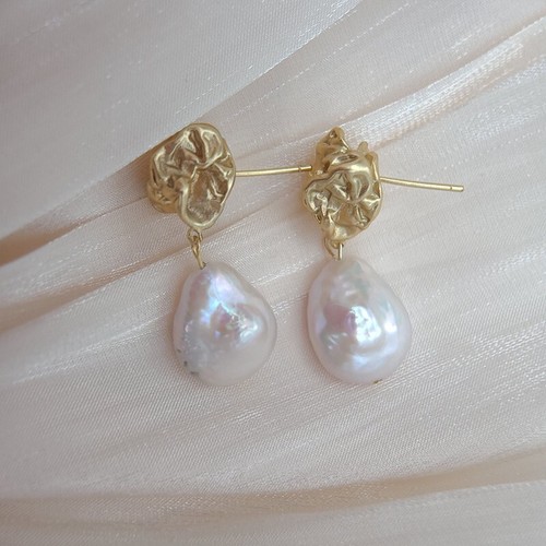 Crumpled real freshwater drop - real,