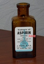 ANTIQUE TABLETS OF ASPIRIN BOTTLE  J. SADIQ CHEMIST  ENDIKE LANE HULL  -ONE OFF