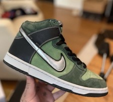 Size 9 Nike SB Dunk High Pro