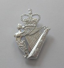 BRITISH ARMY CAP BADGE. THE