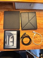 Kindle Oasis 10th Gen 32GB Cellular+WiFi + Magnetic Charger & Cases Bundle