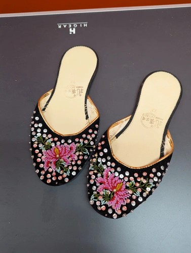 Oriental style slippers - , size
