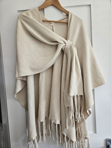 Cream wrap used excellent - wrap.,