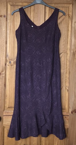 Minuet floral embroidered