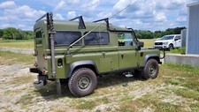 MILITARY LAND ROVER DEFENDER