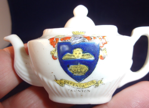 Florentine crested china - florentine,