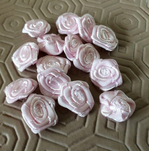 Single small round satin - small,