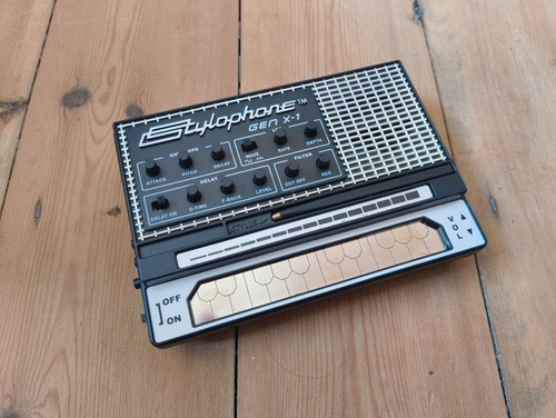 Dubreq stylophone gen 1 - stylophone, x-1