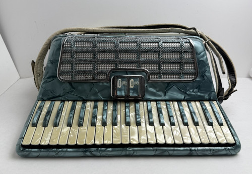 Milano italian piano - piano, key
