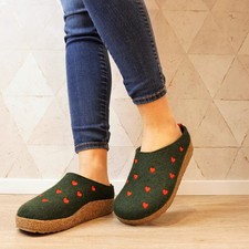 HAFLINGER SWEETHEARTS GREEN WOOL FELT SLIPPERS WITH HEARTS CUORICINI