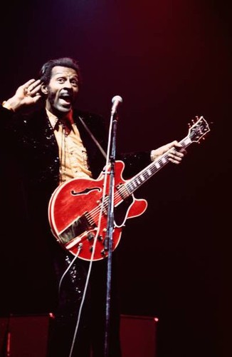 Chuck berry perrforming live - berry,