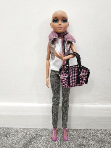 Moxie teenz doll with handbag