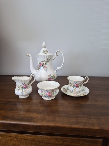 Vintage royal albert moss - albert, "moss