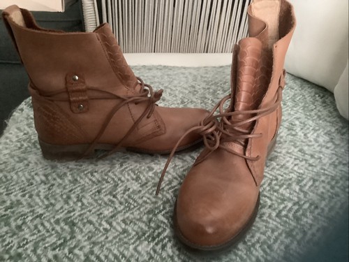 Ladies eram brogue - ankle, boots
