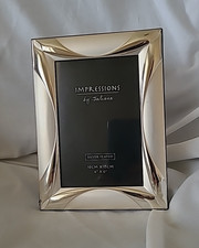 Impressions by Juliana Silver Plated Photo Frame 6"x4" Free-Standing or Hanging.