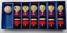 VINTAGE - THE HERO MANUFACTURING CO. Hand made wooden skittles CG T28