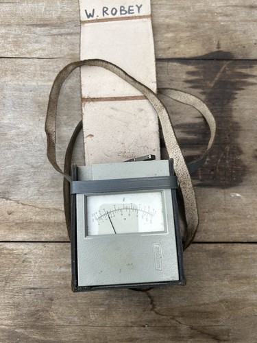 Vintage megger analogue - vintage,