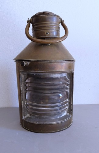 Fresnel lens corner beacon - corner,