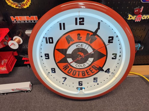 Root beer neon clock 20 - beer, 20"