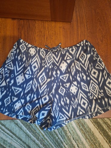 Womens summer shorts size l - size,