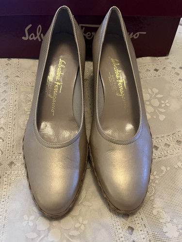 Nib salvatore ferragamo women - ferragamo,