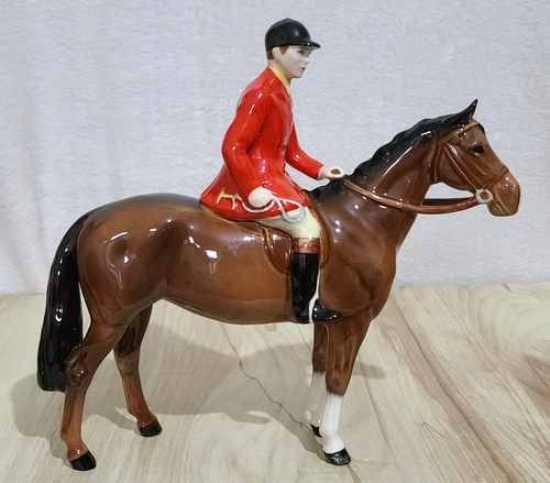 Beswick huntsman standing - beswick, on