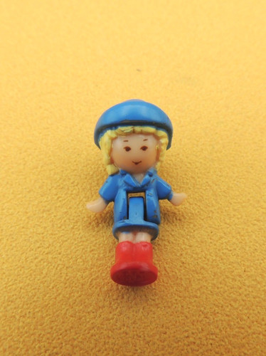 Polly pocket figure - polly,