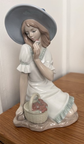 Nao lladro meadow - lladro, song