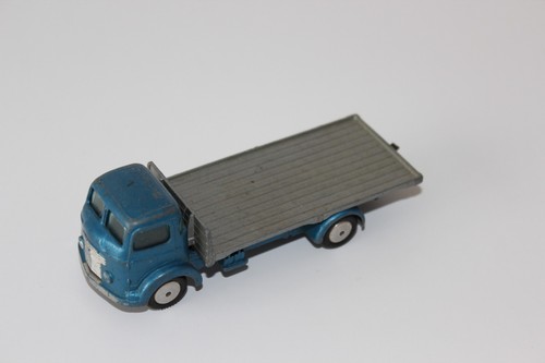 Corgi toys tone silver - toys,