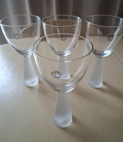 Four frosted stem hand - stem,