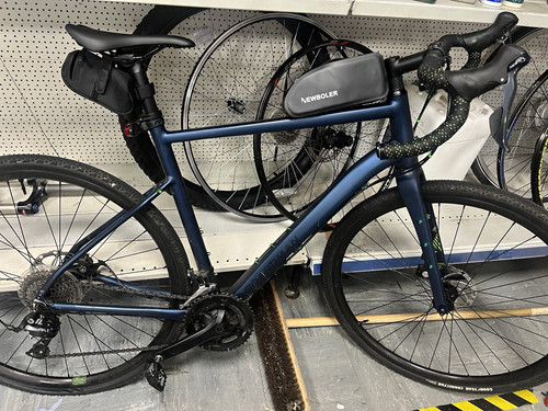 Boardman adv gravel bike - 8.6,